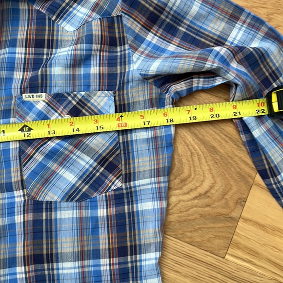 Vintage lightweight plaid top - Picture 8 of 9